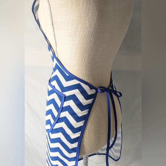 Chevron Royal Blue Full Apron - Picture 8 of 9